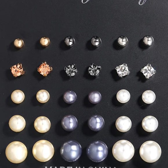 Set of 15 Earrings Pearls - Picture 2 of 2